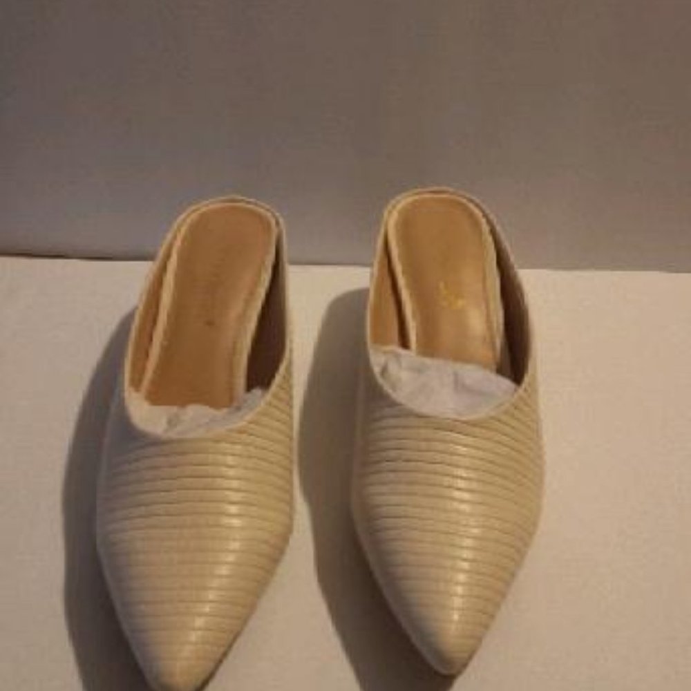 Shoes - Picture 3 of 4